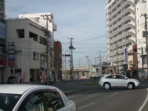 JR本塩釜駅周辺・信号機が止まってる