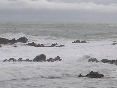 荒れ狂う鹿島灘